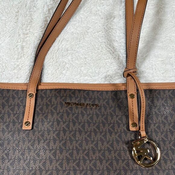 Michael Kors Monogram 3 Piece Jet Set Brown Tote Wristlet Reversible Shoulder Ba - Picture 3 of 16